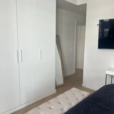 Habitacion Chambre Room Kamer Μαρμπέλλα
